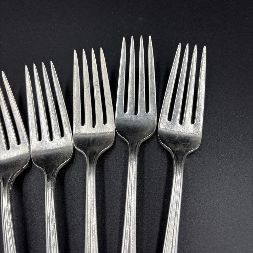 1847 Rogers Bros Inter. ETERNALLY YOURS Silverplate 6 DINNER FORKS Silverware